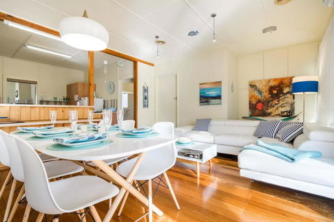 Nautique Beach House - VIC Tourism 1