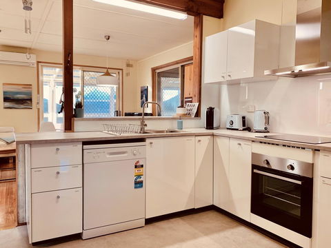 Nautique Beach House - VIC Tourism 13