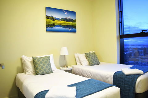 Melbourne SkyHigh Apartments - VIC Tourism 25