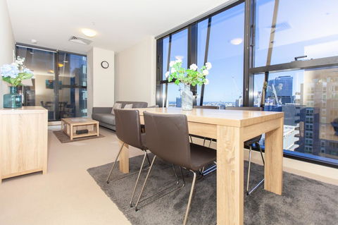 Melbourne SkyHigh Apartments - VIC Tourism 4