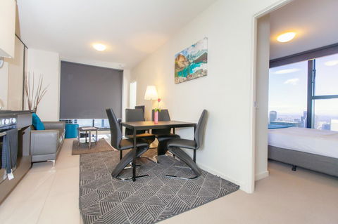 Melbourne SkyHigh Apartments - VIC Tourism 7