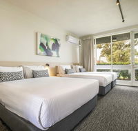 Nightcap at Seaford Hotel - VIC Tourism