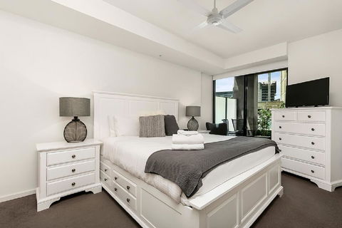 Melbourne Holiday Apartments Flinders Wharf - VIC Tourism 38