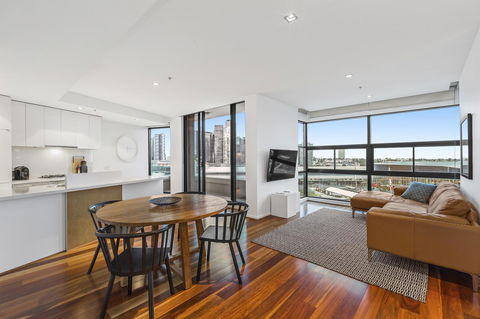 Melbourne Holiday Apartments Flinders Wharf - VIC Tourism 9