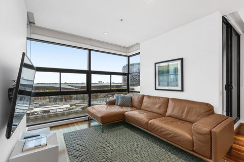 Melbourne Holiday Apartments Flinders Wharf - VIC Tourism 25