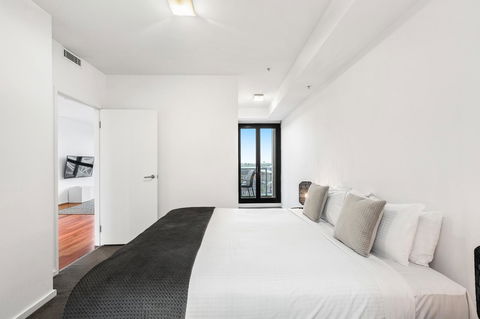 Melbourne Holiday Apartments Flinders Wharf - VIC Tourism 15