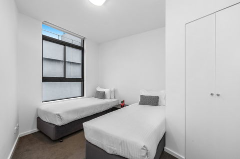 Melbourne Holiday Apartments Flinders Wharf - VIC Tourism 29