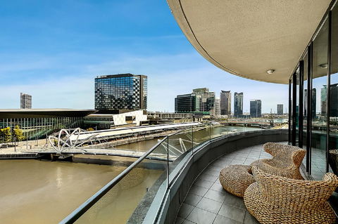Melbourne Holiday Apartments Flinders Wharf - VIC Tourism 37