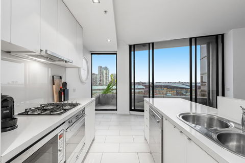 Melbourne Holiday Apartments Flinders Wharf - VIC Tourism 27