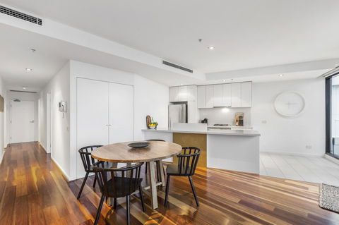Melbourne Holiday Apartments Flinders Wharf - VIC Tourism 34