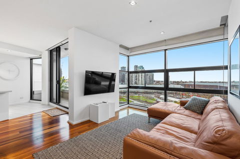 Melbourne Holiday Apartments Flinders Wharf - VIC Tourism 6