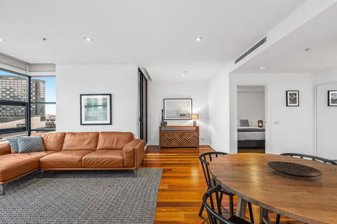 Melbourne Holiday Apartments Flinders Wharf - VIC Tourism 24