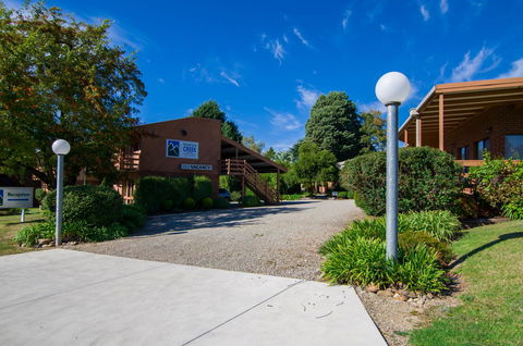 Mountain Creek Motel Bar & Restaurant - VIC Tourism 23