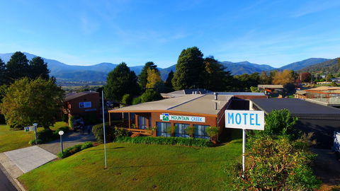 Mountain Creek Motel Bar & Restaurant - VIC Tourism 0