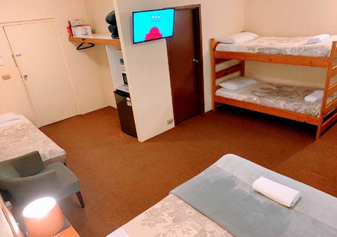 Mountain Creek Motel Bar & Restaurant - VIC Tourism 6