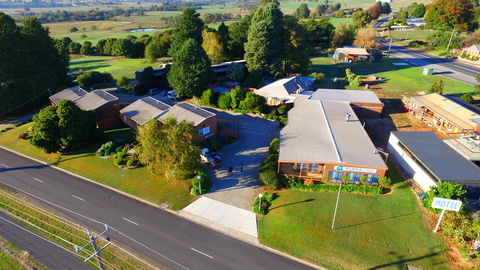 Mountain Creek Motel Bar & Restaurant - VIC Tourism 21