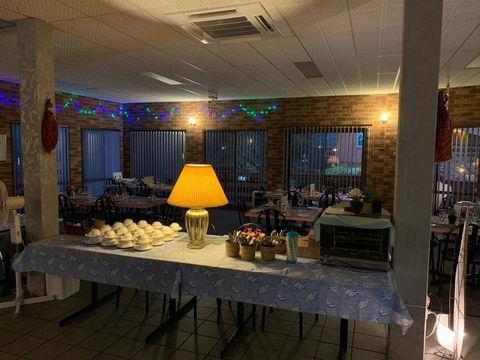 Mountain Creek Motel Bar & Restaurant - VIC Tourism 19