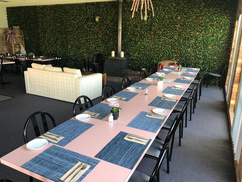 Mountain Creek Motel Bar & Restaurant - VIC Tourism 38