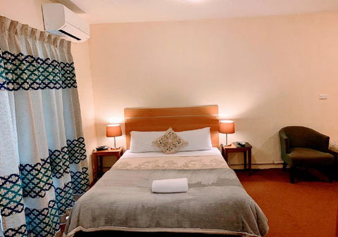 Mountain Creek Motel Bar & Restaurant - VIC Tourism 2