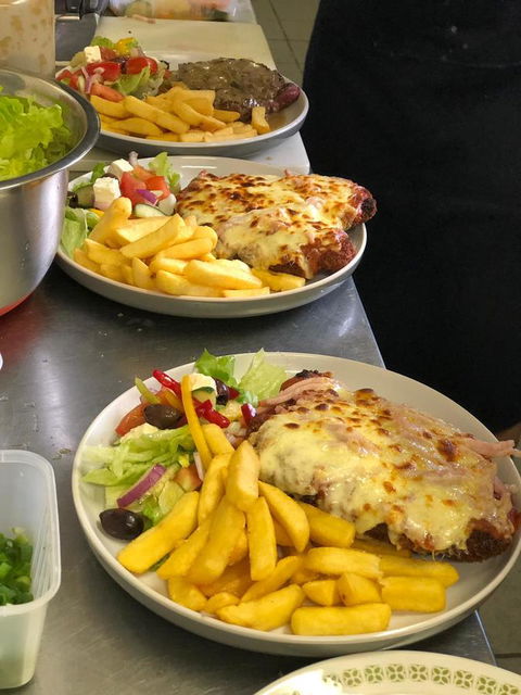 Mountain Creek Motel Bar & Restaurant - VIC Tourism 39