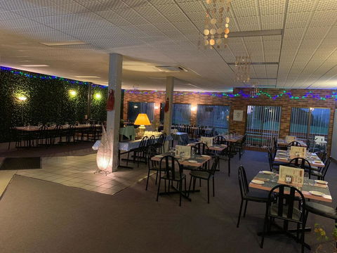 Mountain Creek Motel Bar & Restaurant - VIC Tourism 14