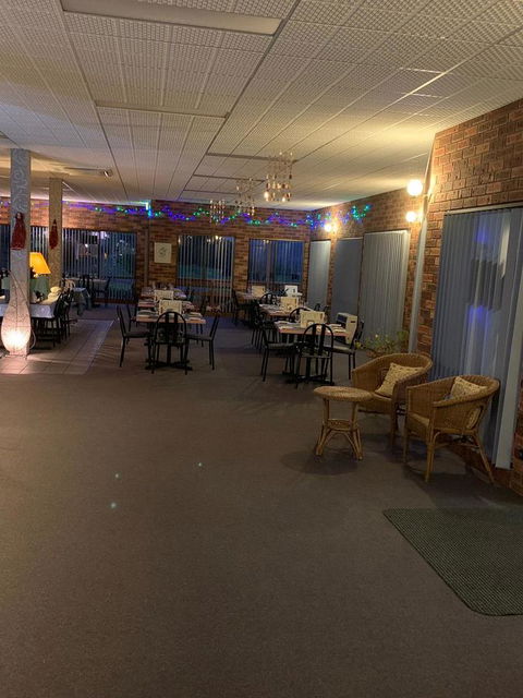 Mountain Creek Motel Bar & Restaurant - VIC Tourism 15