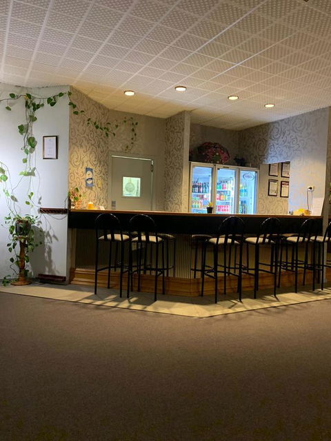 Mountain Creek Motel Bar & Restaurant - VIC Tourism 18