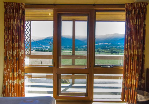 Mountain Creek Motel Bar & Restaurant - VIC Tourism 43