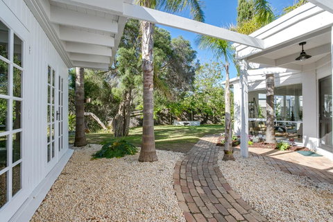 Oasis On Grange - VIC Tourism 15