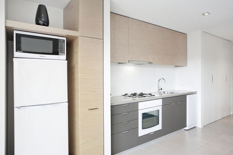 St Kilda Central Apartments - VIC Tourism 10