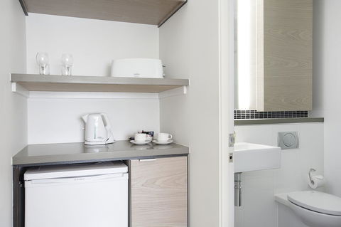 St Kilda Central Apartments - VIC Tourism 14