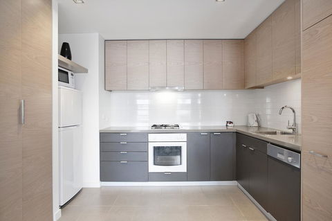St Kilda Central Apartments - VIC Tourism 17
