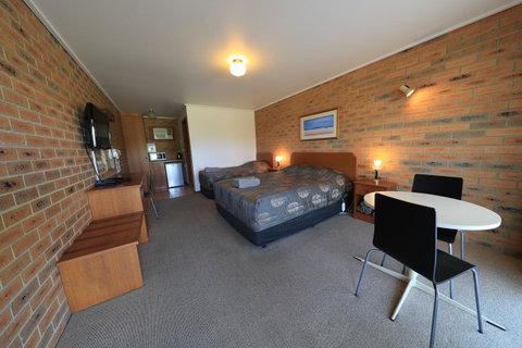 Quays Motel San Remo - VIC Tourism 10