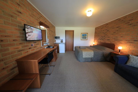 Quays Motel San Remo - VIC Tourism 20