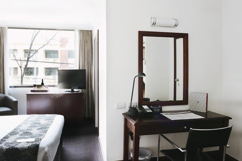 Crowne Plaza Melbourne Carlton, An IHG Hotel - VIC Tourism 3