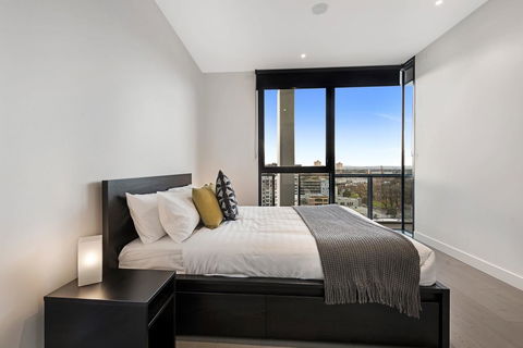 The Eminence Apartments By CLLIX - VIC Tourism 8