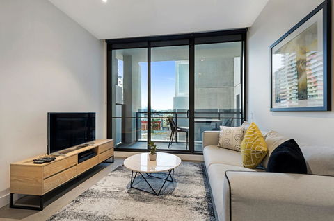 The Eminence Apartments By CLLIX - VIC Tourism 9