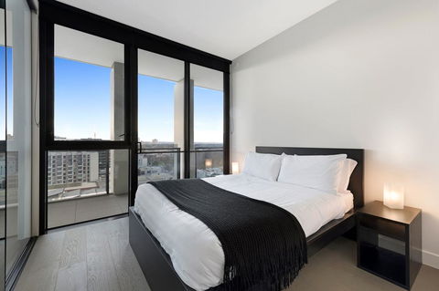 The Eminence Apartments By CLLIX - VIC Tourism 7