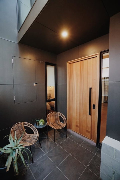 THE WAREHOUSE APARTMENTS - VIC Tourism 5