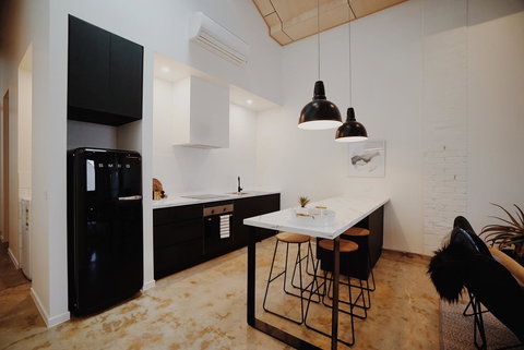 THE WAREHOUSE APARTMENTS - VIC Tourism 11