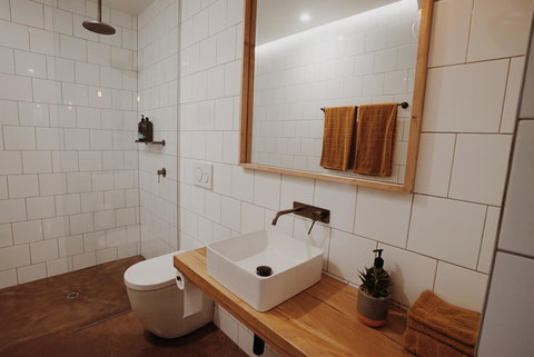 THE WAREHOUSE APARTMENTS - VIC Tourism 10