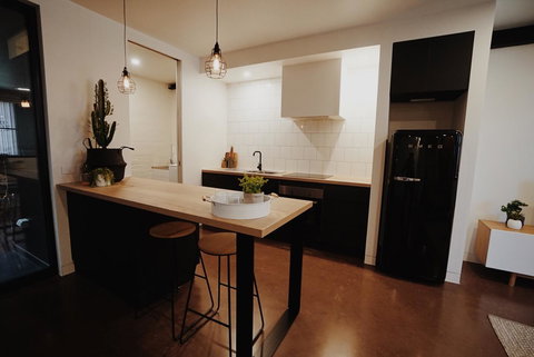 THE WAREHOUSE APARTMENTS - VIC Tourism 8