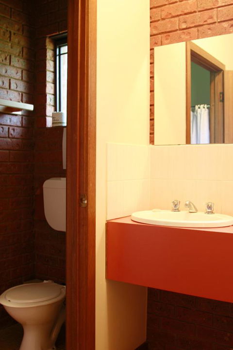 The Harrietville Snowline Hotel - VIC Tourism 8