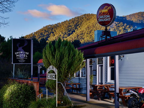 The Harrietville Snowline Hotel - VIC Tourism 0