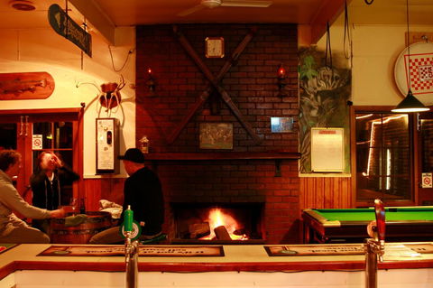 The Harrietville Snowline Hotel - VIC Tourism 3