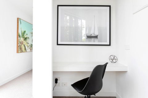 Modern Apartment In The Heart Of St Kilda - VIC Tourism 2