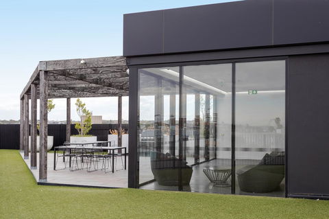 Modern Apartment In The Heart Of St Kilda - VIC Tourism 16