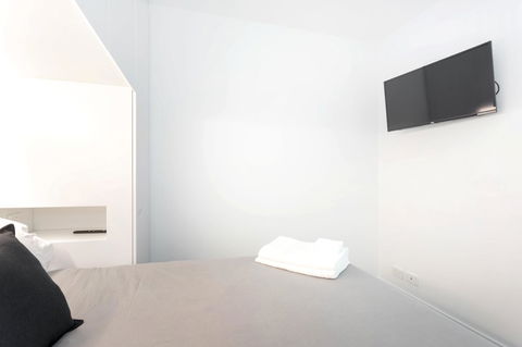 Modern Apartment In The Heart Of St Kilda - VIC Tourism 13