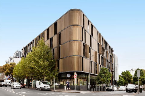 Modern Apartment In The Heart Of St Kilda - VIC Tourism 24
