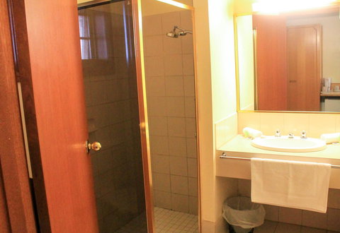 St Georges Motor Inn - VIC Tourism 9